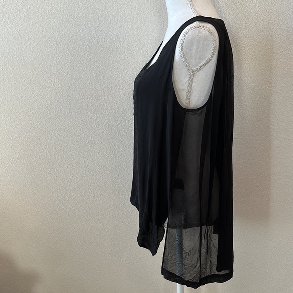 Robbi & Nikki Black Tank - Picture 3 of 7